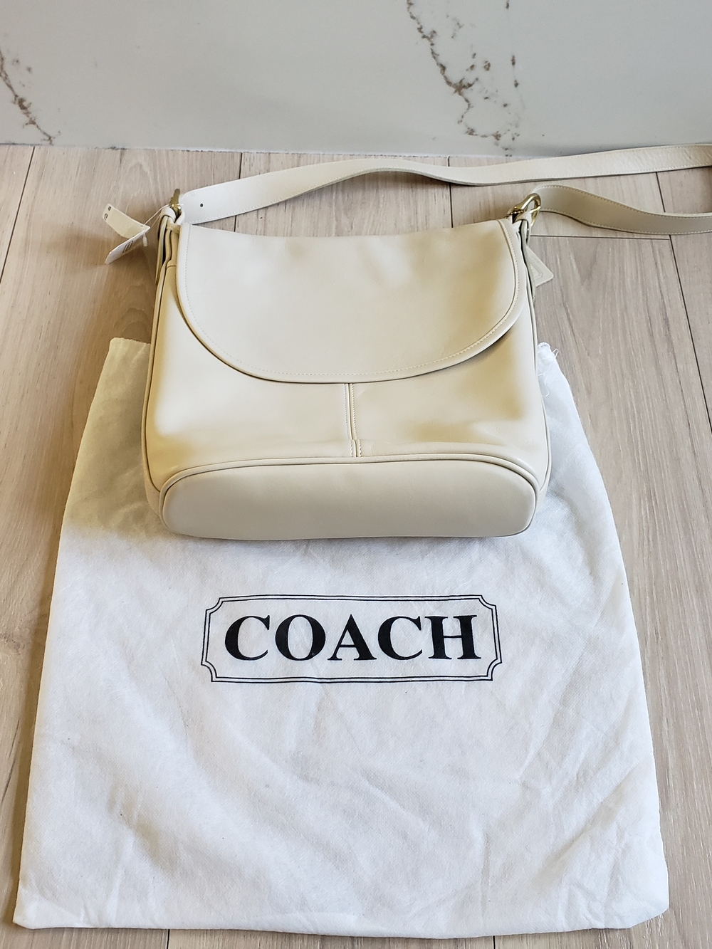 Vintage Coach Crossbody Whitney Bone White Leather Timeless USA Shoulder Bag